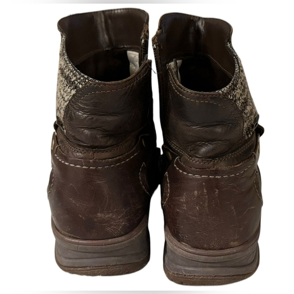 MERRELL “Eventyr” Waterproof Strap Boots - Picture 6 of 9